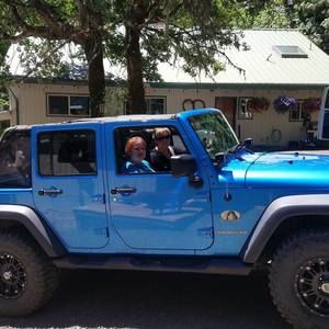 Meet your Posher, Cari